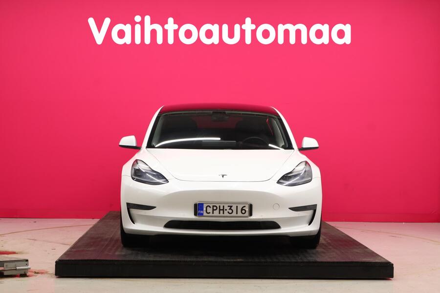 Tesla Model 3 vaihtoauto