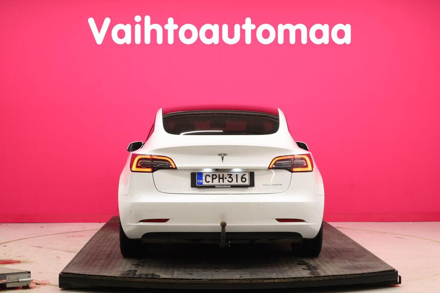 Tesla Model 3 vaihtoauto