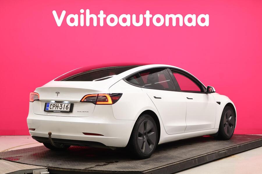 Tesla Model 3 vaihtoauto