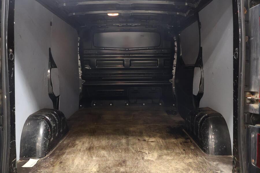 Opel Vivaro vaihtoauto