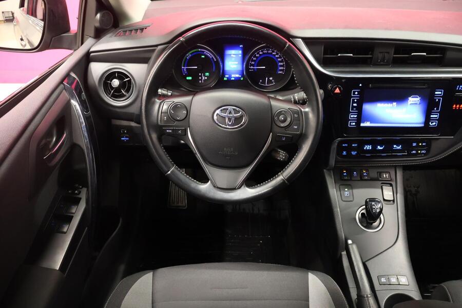 Toyota Auris vaihtoauto