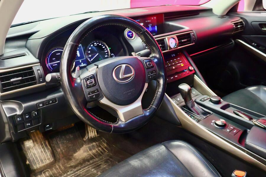 Lexus IS vaihtoauto