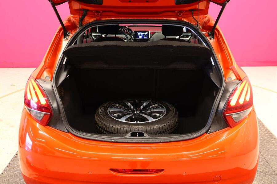 Peugeot 208 vaihtoauto