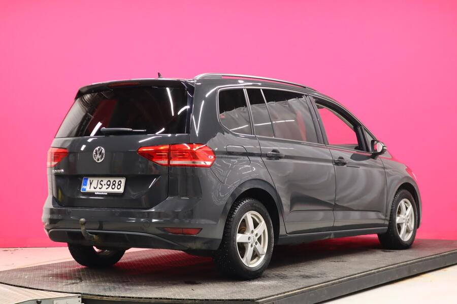 Volkswagen Touran vaihtoauto