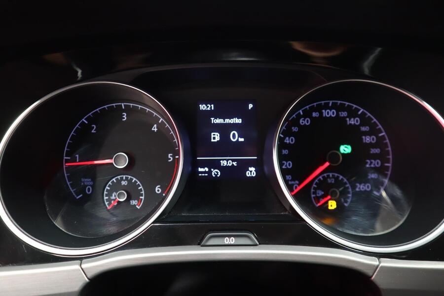 Volkswagen Touran vaihtoauto