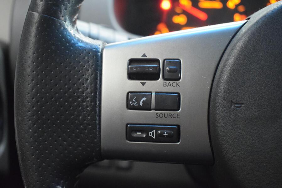 Nissan Navara vaihtoauto