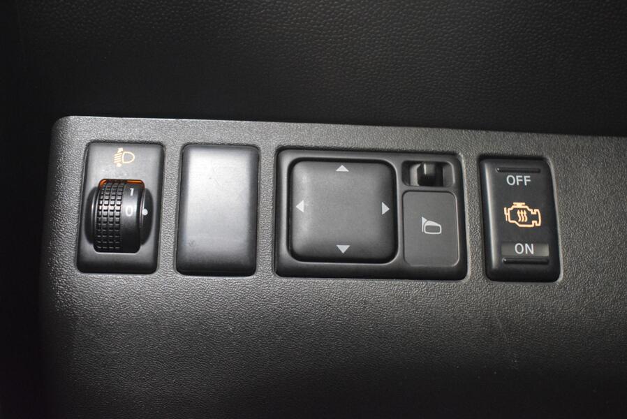 Nissan Navara vaihtoauto