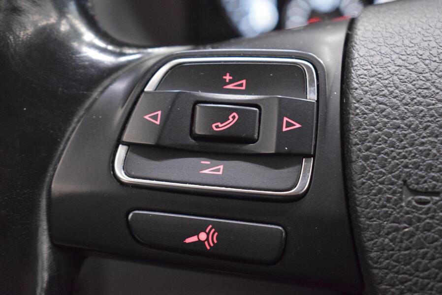 Volkswagen Touran vaihtoauto