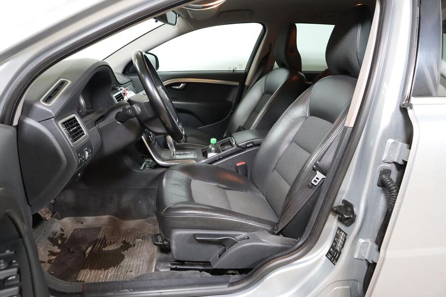 Volvo V70 vaihtoauto