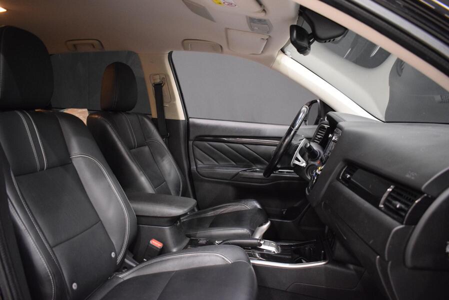 Mitsubishi Outlander PHEV vaihtoauto