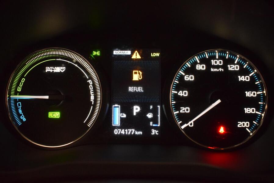 Mitsubishi Outlander PHEV vaihtoauto