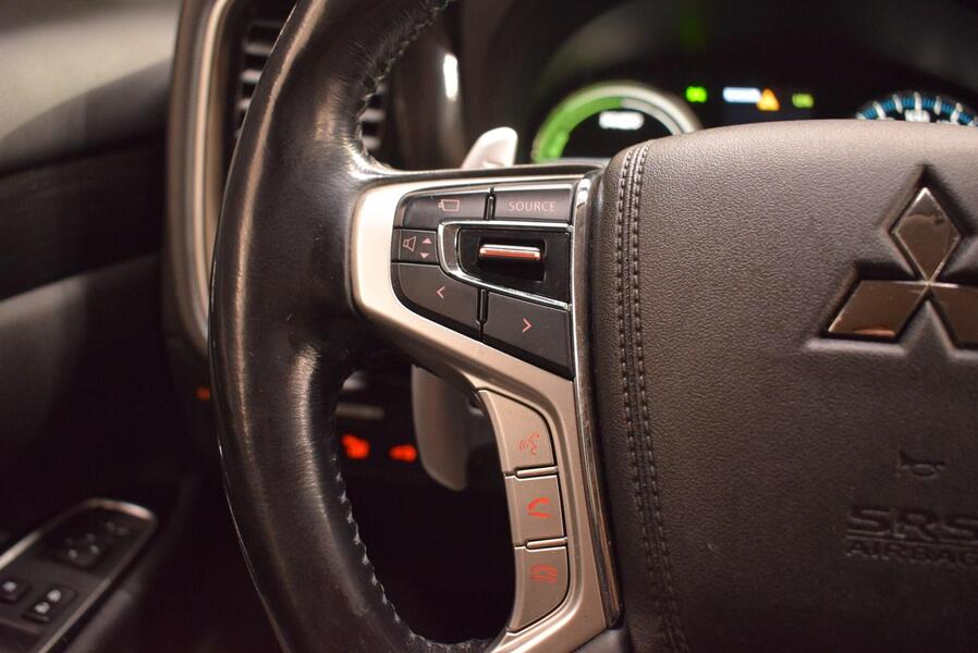 Mitsubishi Outlander PHEV vaihtoauto