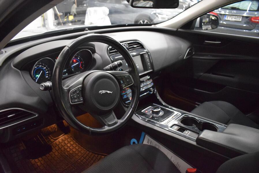 Jaguar XE vaihtoauto