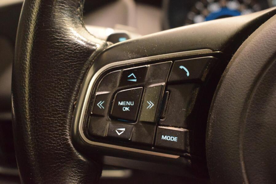 Jaguar XE vaihtoauto