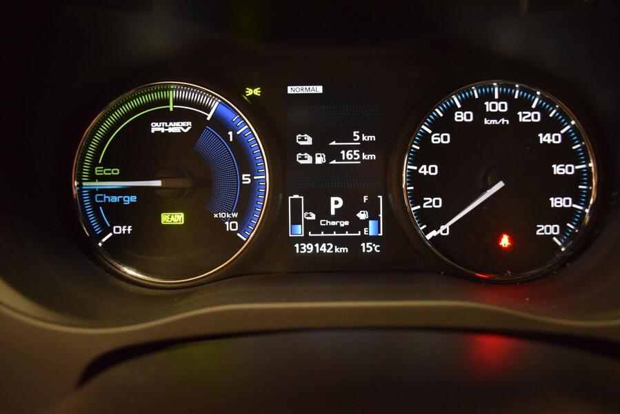 Mitsubishi Outlander PHEV vaihtoauto