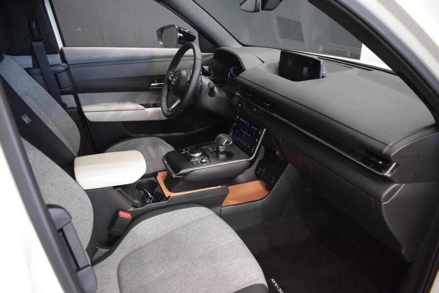 Mazda MX-30 vaihtoauto