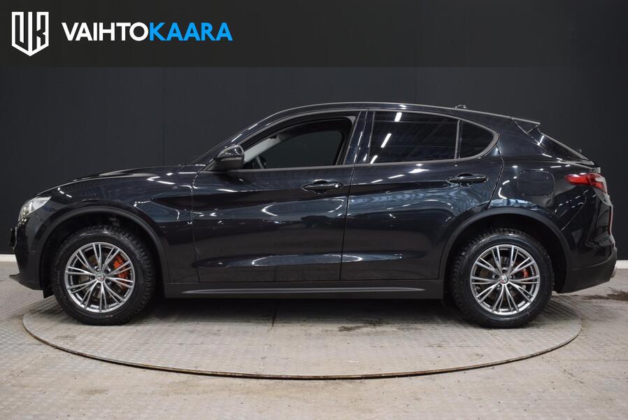 Alfa Romeo Stelvio vaihtoauto