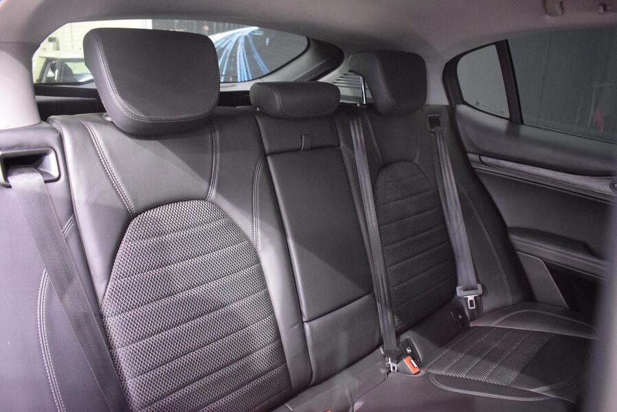 Alfa Romeo Stelvio vaihtoauto