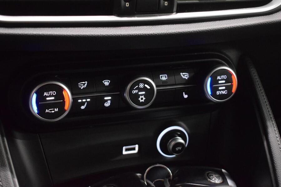 Alfa Romeo Stelvio vaihtoauto