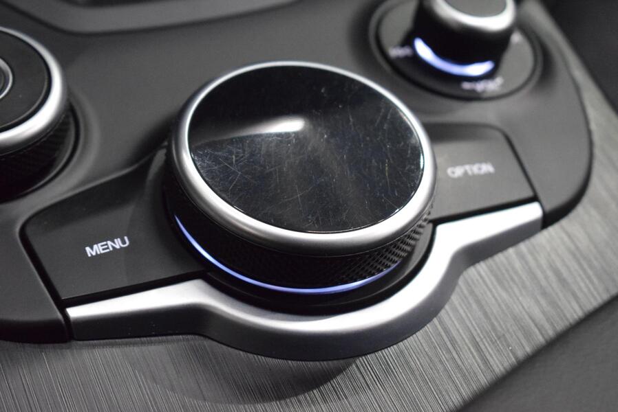 Alfa Romeo Stelvio vaihtoauto