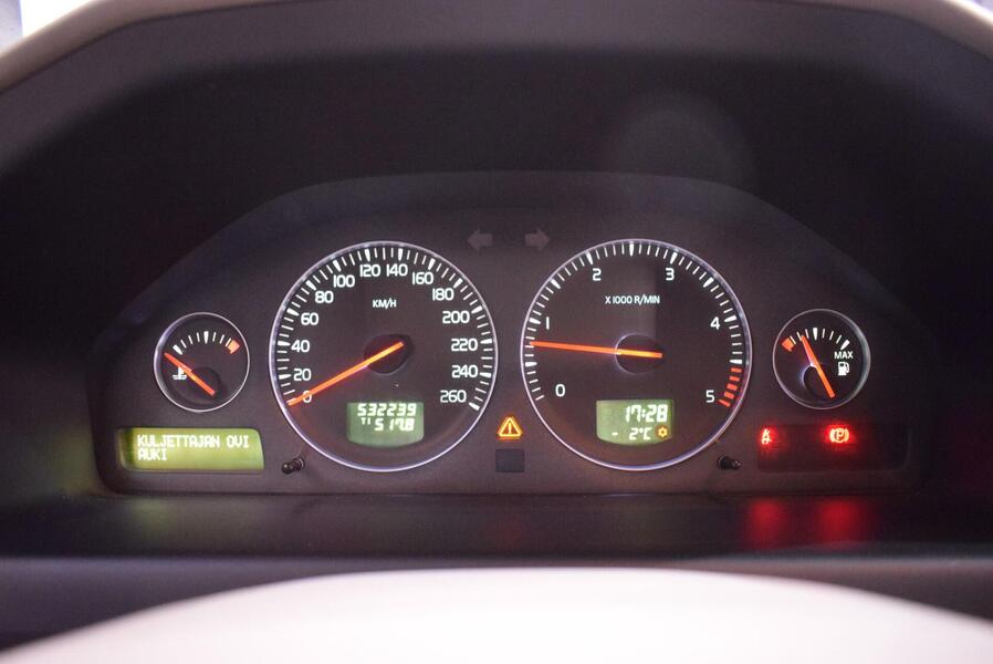 Volvo V70 vaihtoauto