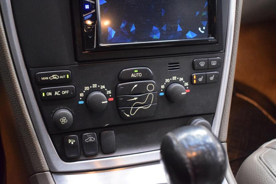 Volvo V70 vaihtoauto