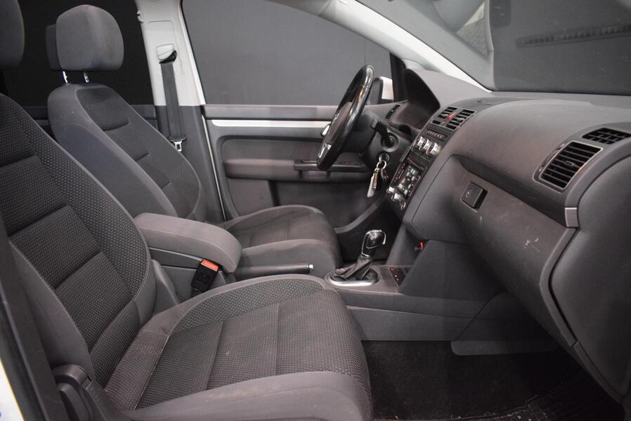 Volkswagen Touran vaihtoauto