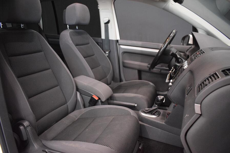 Volkswagen Touran vaihtoauto
