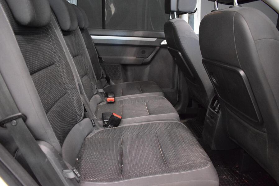 Volkswagen Touran vaihtoauto