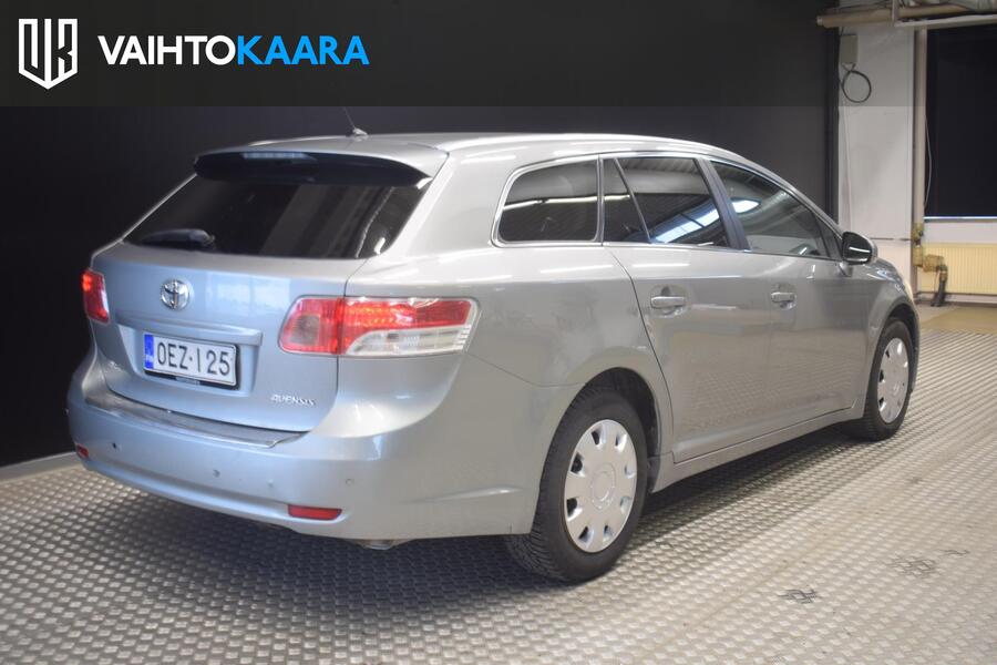 Toyota Avensis vaihtoauto
