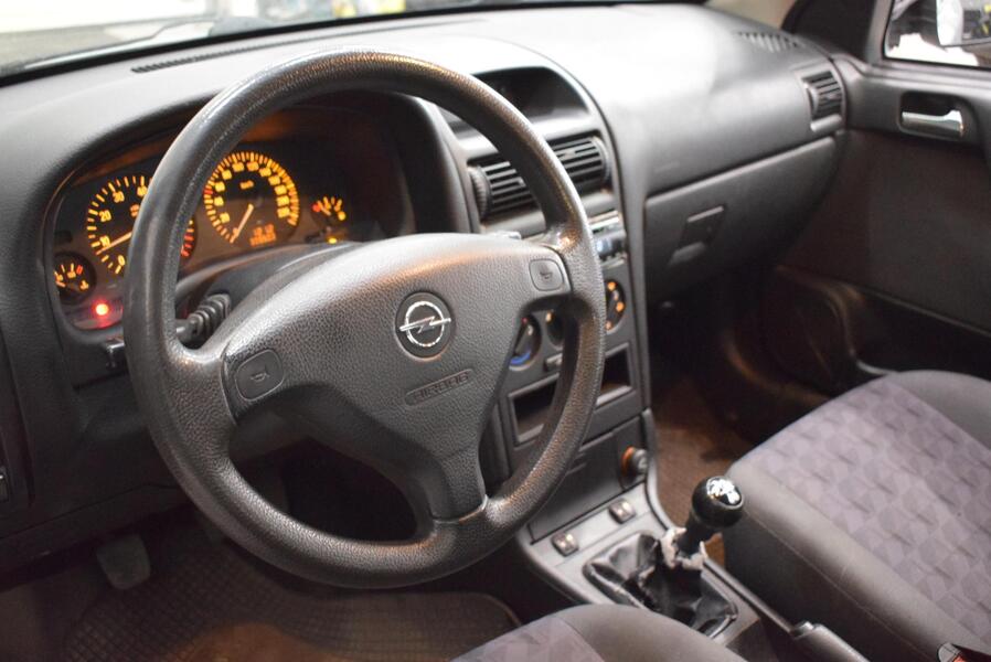 Opel Astra vaihtoauto