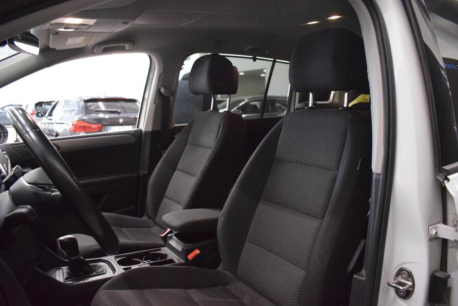 Volkswagen Touran vaihtoauto