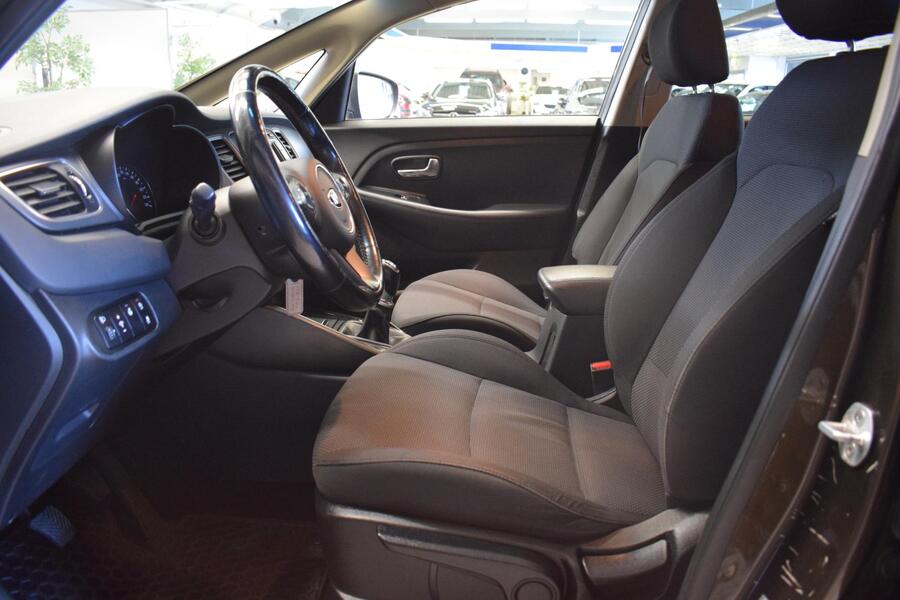 Kia Carens vaihtoauto