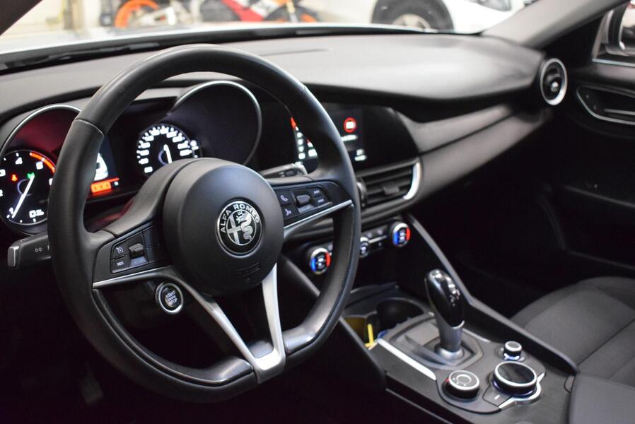 Alfa Romeo Giulia vaihtoauto