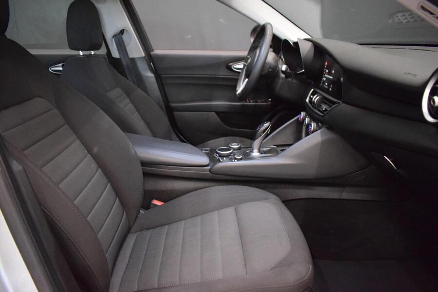 Alfa Romeo Giulia vaihtoauto