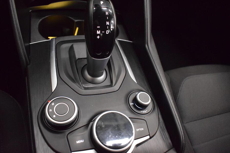 Alfa Romeo Giulia vaihtoauto