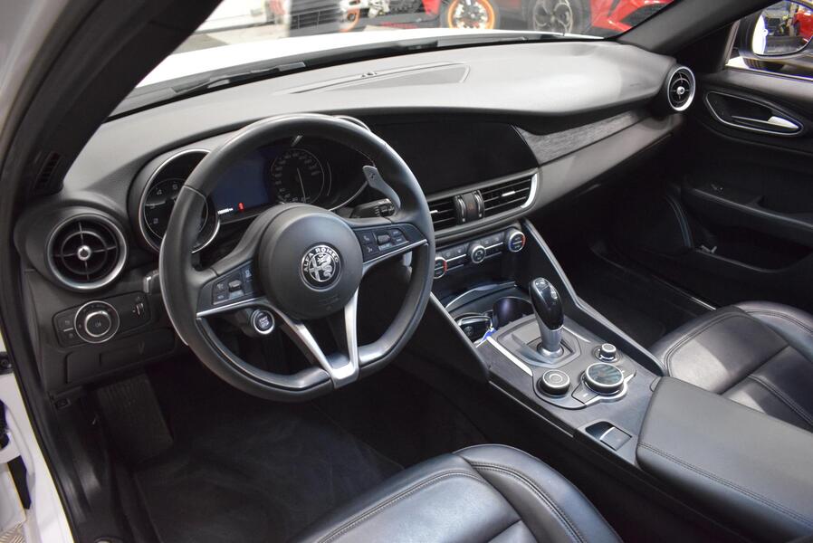 Alfa Romeo Giulia vaihtoauto