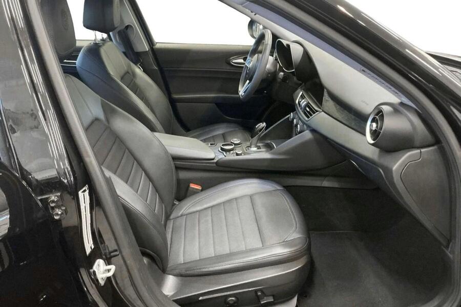 Alfa Romeo Giulia vaihtoauto