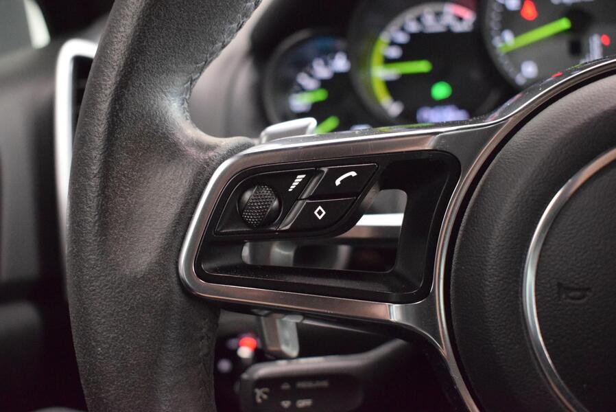 Porsche Cayenne vaihtoauto