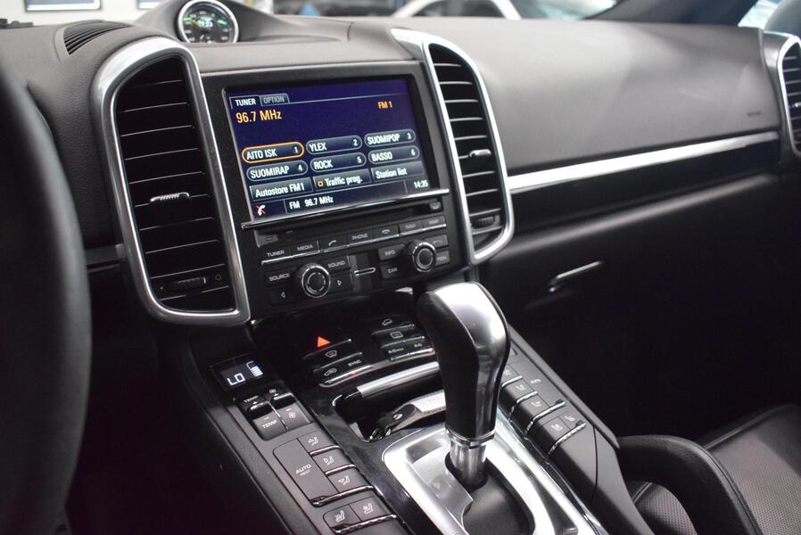 Porsche Cayenne vaihtoauto