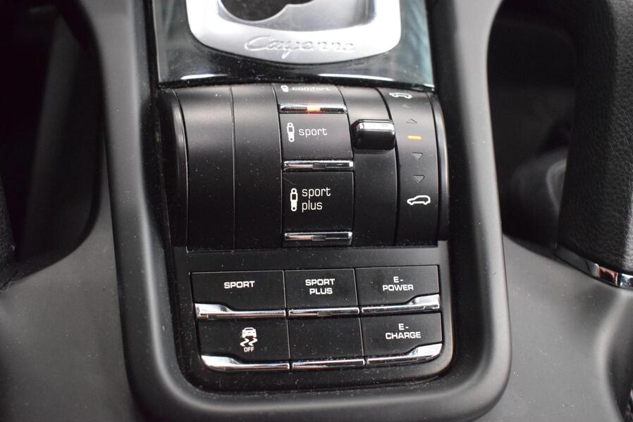 Porsche Cayenne vaihtoauto