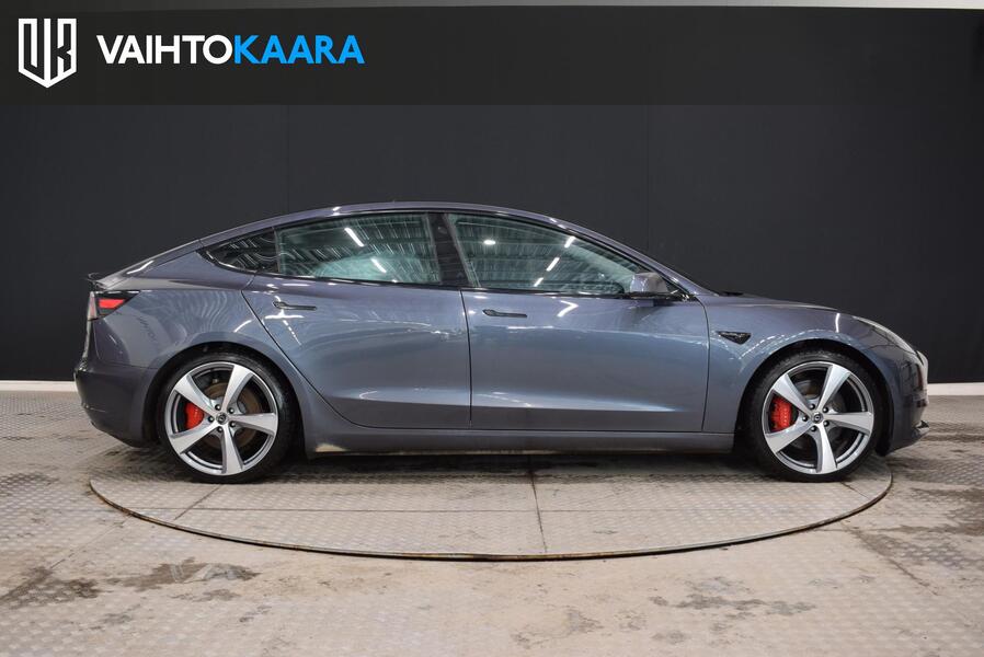 Tesla Model 3 vaihtoauto