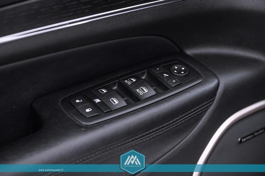 Jeep Grand Cherokee vaihtoauto