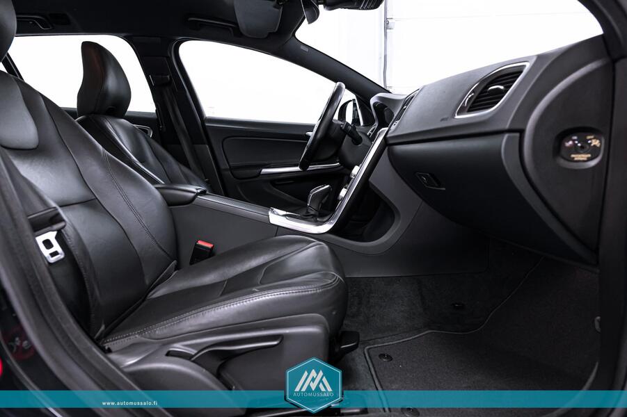 Volvo V60 Cross Country vaihtoauto