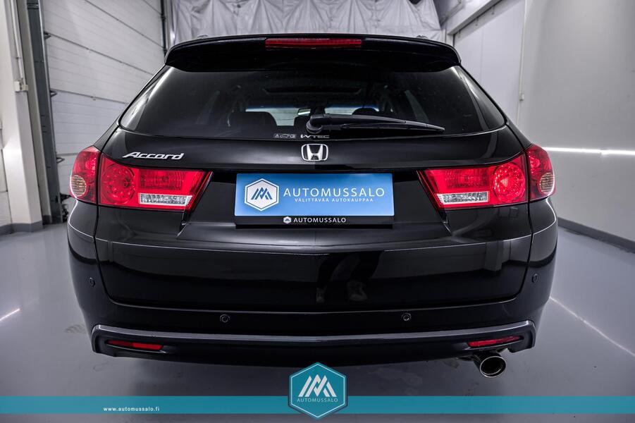 Honda Accord vaihtoauto