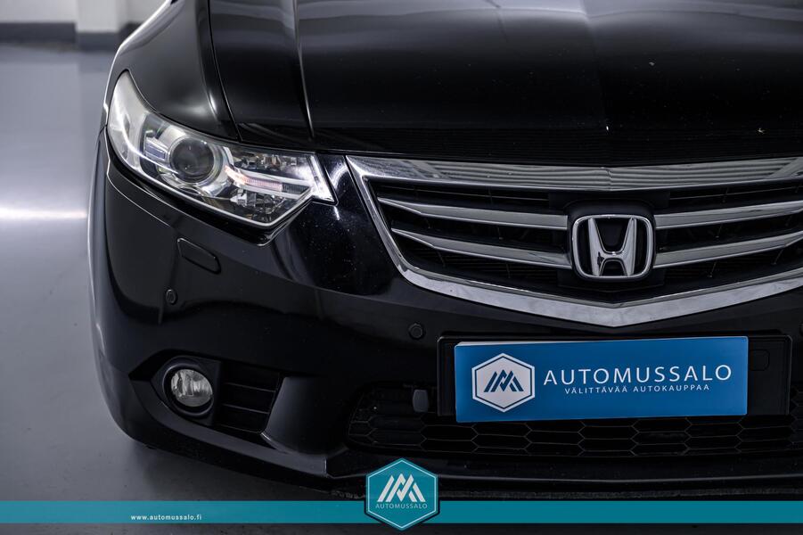 Honda Accord vaihtoauto