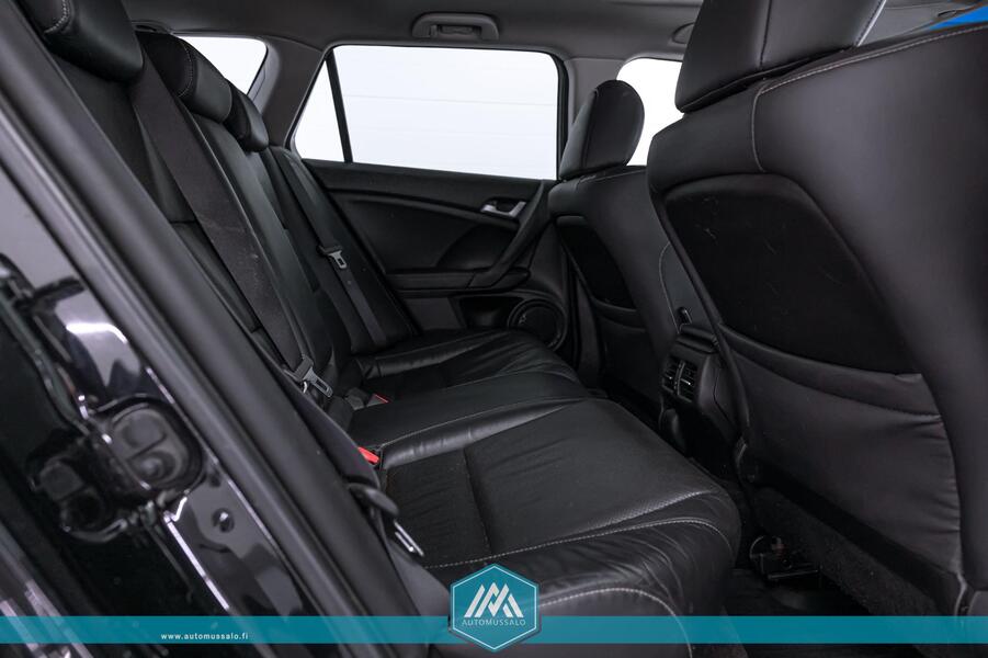 Honda Accord vaihtoauto