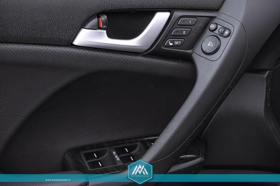 Honda Accord vaihtoauto