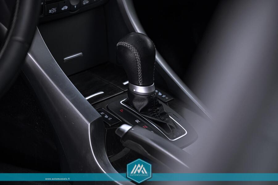 Honda Accord vaihtoauto