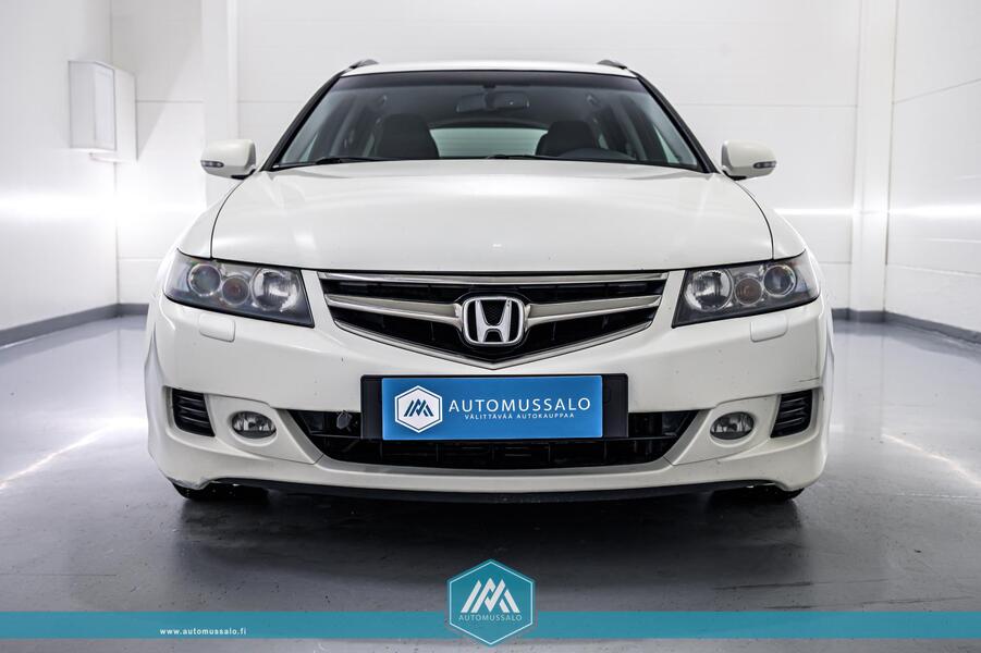 Honda Accord vaihtoauto